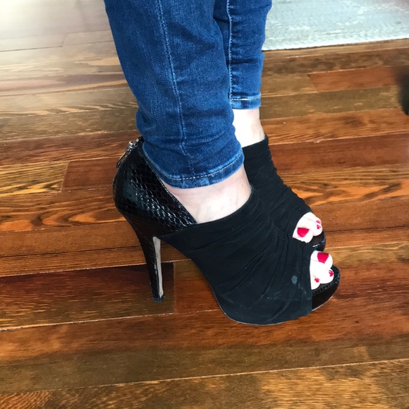 Vince Camuto booties - Picture 6 of 6